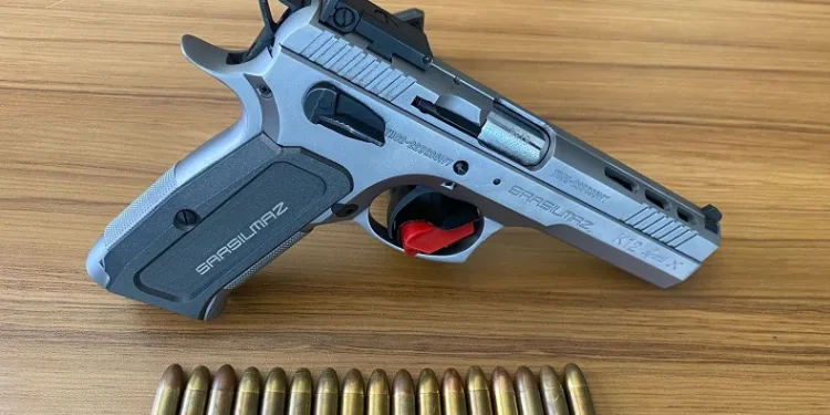 Şüpheli şahsın üzerinden tabanca ele geçirildi