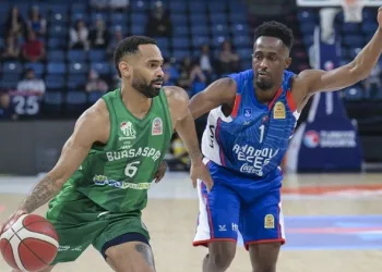 Bursaspor İnfo Yatırım, Anadolu Efes’i devirdi