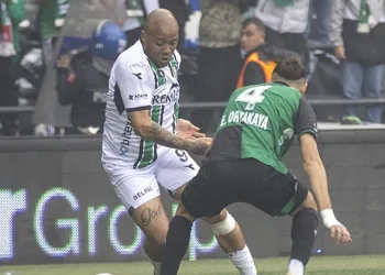Sakaryaspor play off finaline adını yazdırdı