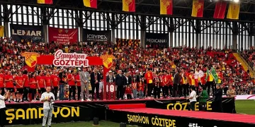 Göztepe şampiyonluğu doyasıya kutladı