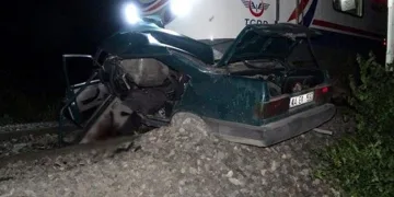 Malatya’da trenin altında kalan otomobil sürücüsü öldü