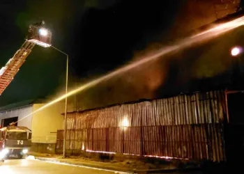 Samsun’da yatak ve koltuk fabrikasında yangın