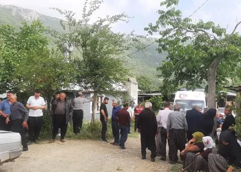 Aile katliamı: Silahla vurulmuş 3 ceset bulundu