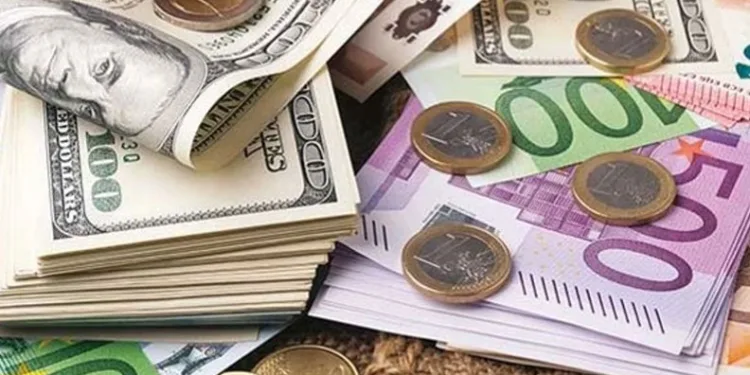Yıl sonu dolar beklentisi geriledi