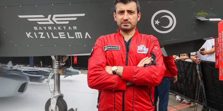 Terör destekçilerine şiirle cevap verdi