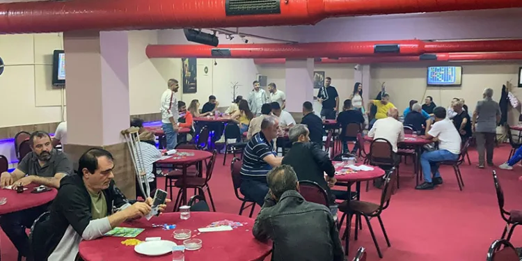 İzmir’de kumar baskını: 124 kişi yakalandı