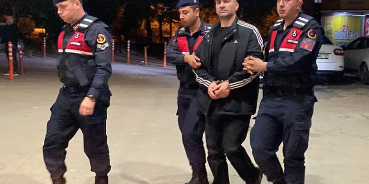 Bursa’da 29 yıl hapis cezasıyla aranan şahıs yakalandı