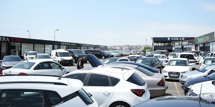 İkinci el otomobil piyasasında fiyatlar düştü