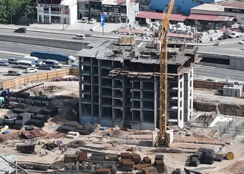 Ebrar Sitesi’nin yerinde binalar yükseliyor