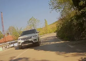 Bursa'da saniyelerle iki kez ölümden döndü