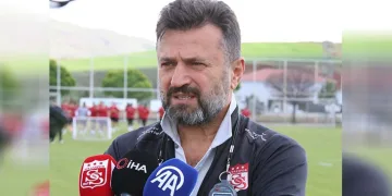 Sivasspor Teknik Direktörü Bülent Uygun: “Seyircimizi mutlu etmek istiyoruz”