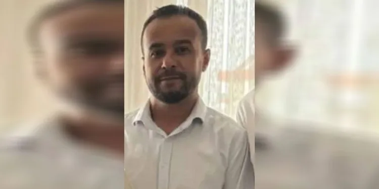 Arızalanan motosikleti yol kenarına çeken baba oğula kamyonet çarptı: 1 ölü, 1 yaralı