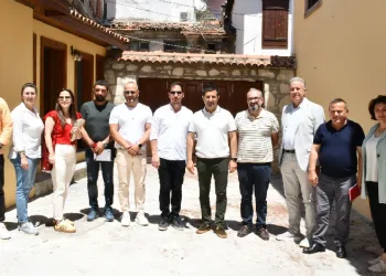 Başkan Günel, tarihi evleri ziyaret etti