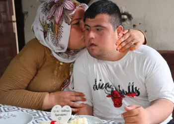 Ağlatan doğum günü sürprizi
