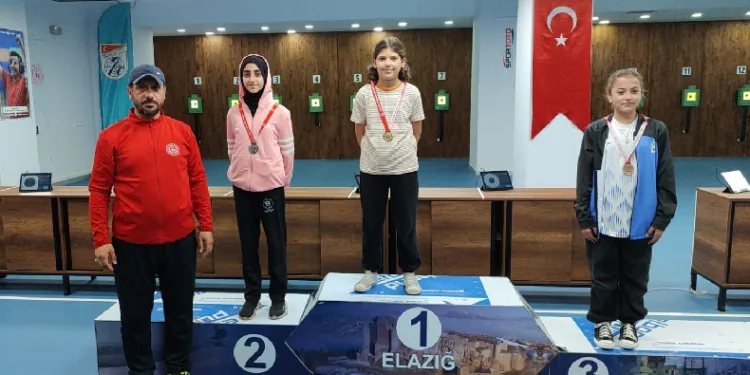 Adıyamanlı sporcular madalyaya doymadı