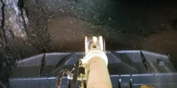 Heyelanda mahsur kalanlar kurtarıldı