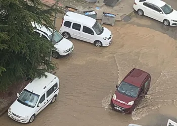 Elazığ’da dolu ve sağanak etkiliydi