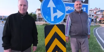 Burhaniye’de kafa karıştıran levhaya tepki