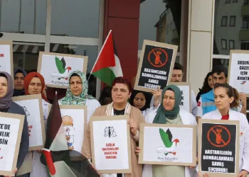 “Gazze’de yaşanan soykırımı reddediyoruz”