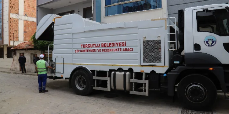 Turgutlu’da çöplere bahar temizliği