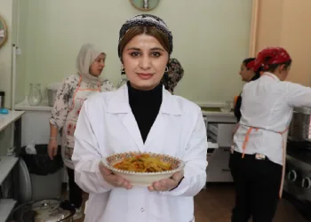 Gastronomi atölyesinde aşçılar yetiştiriliyor
