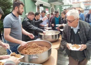 Şehitler Mahallesinde hayır yemeği