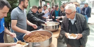 Şehitler Mahallesinde hayır yemeği