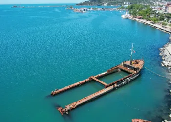 Pallada Gemisi’nin söküm işlemleri sürüyor
