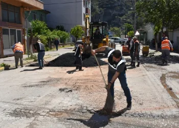 İnönü Belediyesi asfaltlarda çalışma yapılıyor