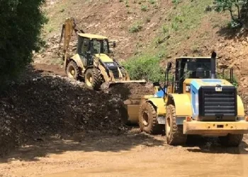 Heyelan nedeniyle kapanan yollar açıldı