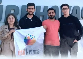 ETÜ Kristal Parlamaya Devam Ediyor