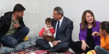 Karaömeroğlu, şehit ailelerini ziyaret etti