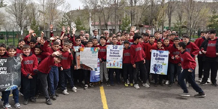 Öğrencilere su tasarrufunu anlattılar