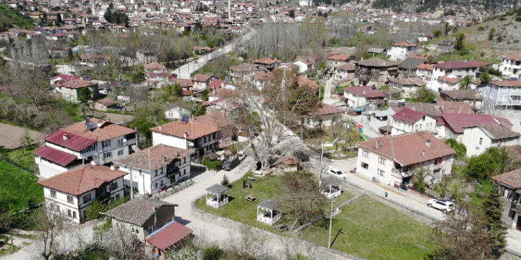 Osmanlının izi, zamana karşı direniyor