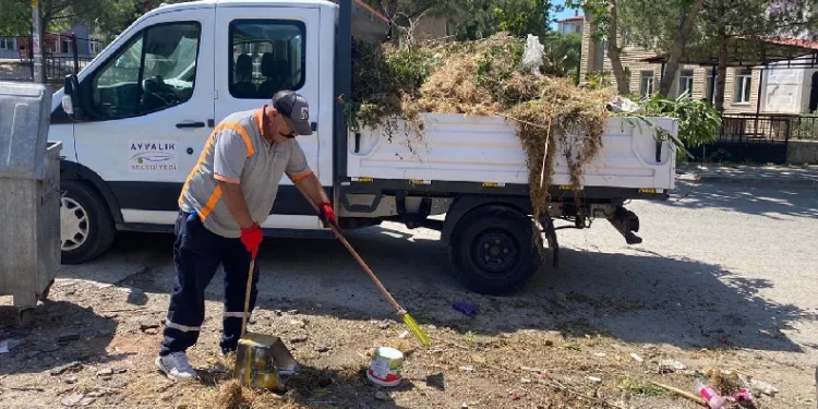 Ayvalık’ta genel temizlik yapılıyor