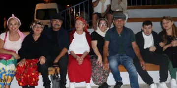Şalvarı giyen oynamaya koştu