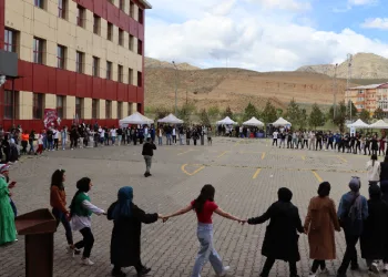Gençlik festivalinde gönüllerince eğlendiler