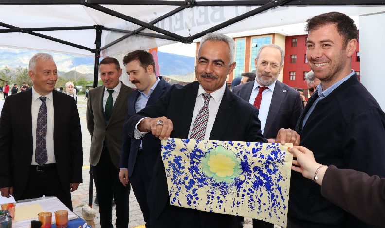 Gençlik festivalinde gönüllerince eğlendiler
