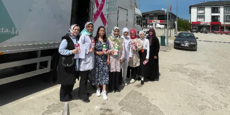 Mobil kanser tarama tırı köy köy geziyor