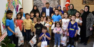 Başkan Koca, 10 yaşına gelen “Hoş geldin bebekleri” ile buluştu