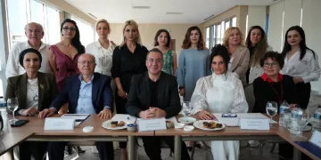 Genç moda tasarımcılara destek