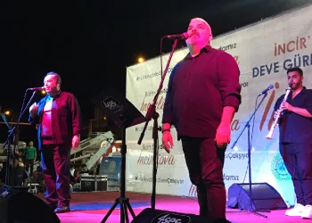 Aydın'da yaza merhaba gösterisi