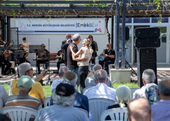 Emekliler yazı ‘Bahar Şenliği’ ile karşıladı