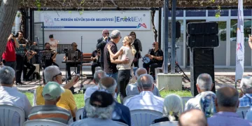 Emekliler yazı ‘Bahar Şenliği’ ile karşıladı