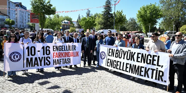 Engellilere farkındalık yürüyüşü