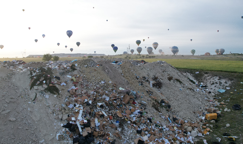 Kapadokya çöple kaplandı