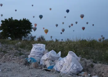 Kapadokya çöple kaplandı