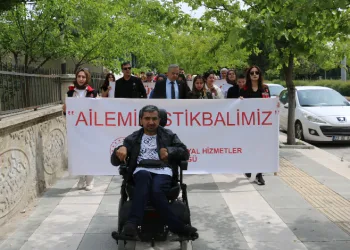 Elazığ'da 'Aile Haftası' farkındalık yürüyüşü