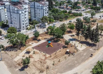Kepez Belediyesi’nden çocuklara yeni parklar