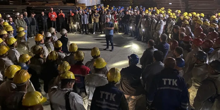 Maden işçilerinden yangın tatbikatı